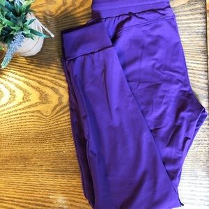 BuffBunny Jasmine Joggers in BlackBerry